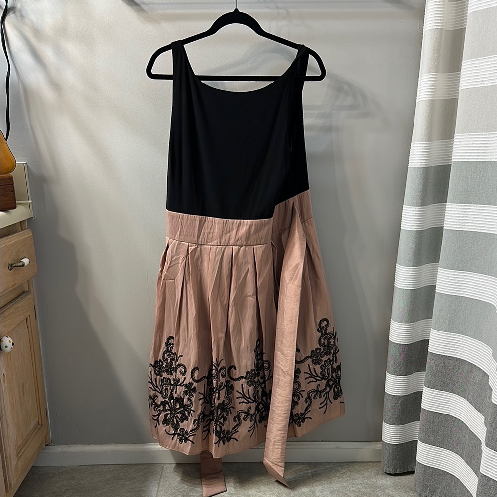 SLNY Black and Pink Embroidered Dress